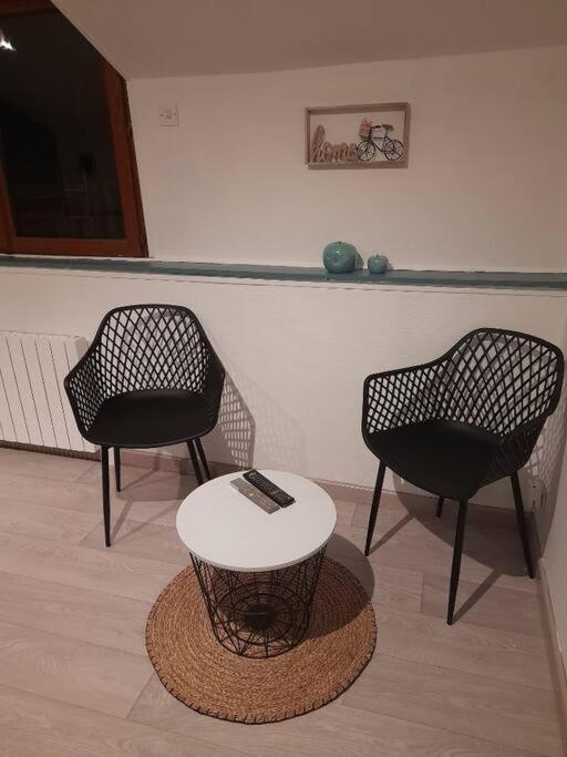 Petit Maison Villageoise Apartment *